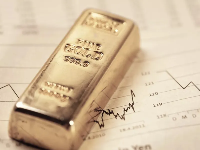 Căng thẳng Trung Đ&ocirc;ng đẩy gi&aacute; v&agrave;ng v&agrave; gi&aacute; dầu tăng vọt 