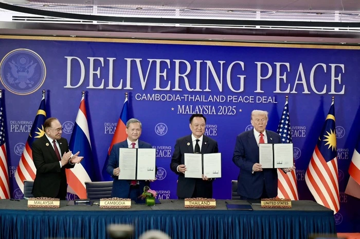 Thai-lan-Campuchia-van-giao-tranh-bat-chap-tuyen-bo-cua-ong-Trump-4.webp Thái Lan - Campuchia vẫn giao tranh bất chấp tuyên bố của ông Trump