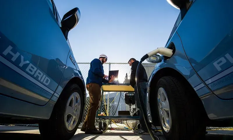 Hoa Kỳ: Giá xăng vẫn ở mức cao dù đã giảm nhẹ Hoa Kỳ: Giá xăng vẫn ở mức cao dù đã giảm nhẹ