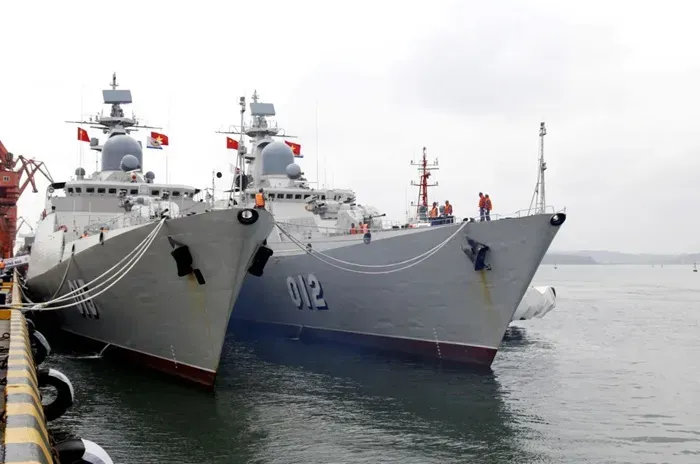 Hải qu&acirc;n Việt Nam - Trung Quốc lần đầu tập luyện bắn đạn thật tr&ecirc;n biển