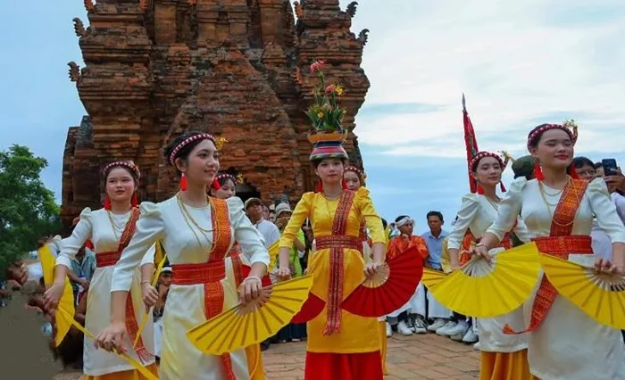 Lễ hội Katê 2025: Di sản văn hóa Chăm rực rỡ giữa lòng Khánh Hòa