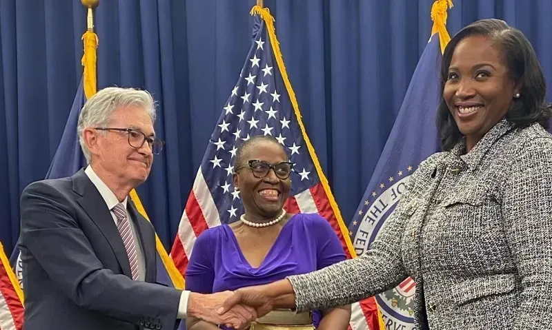 Trump yêu cầu SCOTUS cho phép sa thải Thống đốc Fed Lisa Cook Trump yêu cầu SCOTUS cho phép sa thải Thống đốc Fed Lisa Cook