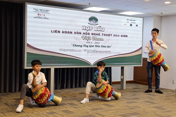 Liên hoan Văn hóa nghệ thuật dân gian tại phố đi bộ Nguyễn Huệ Liên hoan Văn hóa nghệ thuật dân gian tại phố đi bộ Nguyễn Huệ