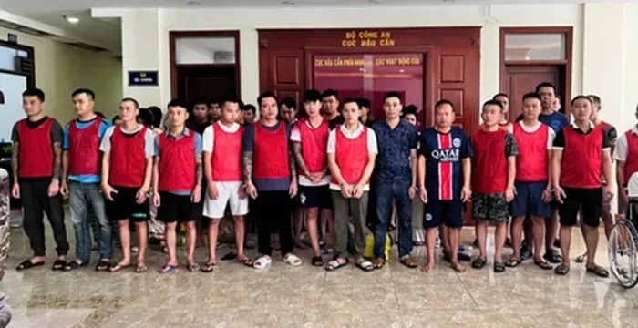 viet-nam-triet-pha-duong-day-cho-vay-lai-suat-cat-co-tu-240%-den-670%-nam-1.webp Việt Nam triệt phá đường dây cho vay lãi suất “cắt cổ” từ 240% đến 670%/năm