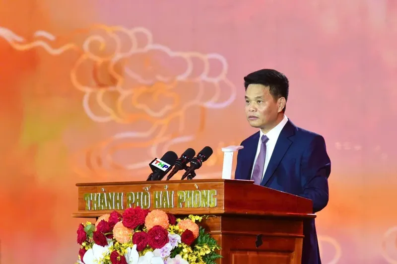 Chủ tịch Quốc hội tham dự khai hội mùa thu Côn Sơn
