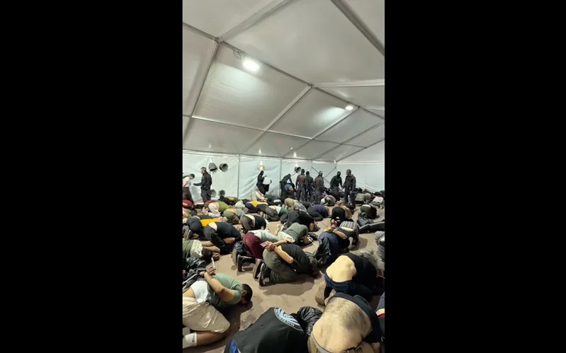 Bộ trưởng Israel g&acirc;y phẫn nộ v&igrave; video hạ nhục c&aacute;c nh&agrave; hoạt động Gaza 