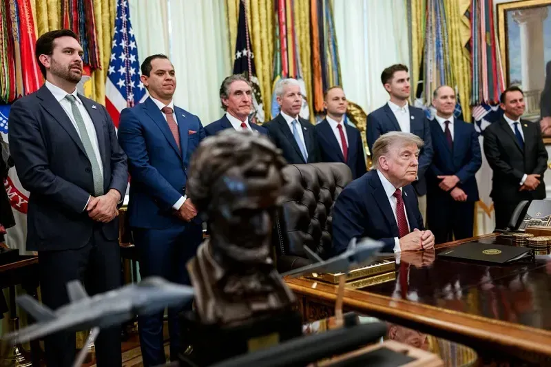 Ông Trump ca ngợi Chủ tịch Fed, đồng thời kêu gọi hạ lãi suất
