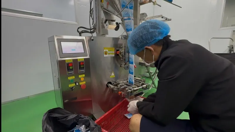 Triệt ph&aacute; xưởng sản xuất sữa, tr&agrave; giảm c&acirc;n chứa chất cấm ảnh hưởng tim mạch