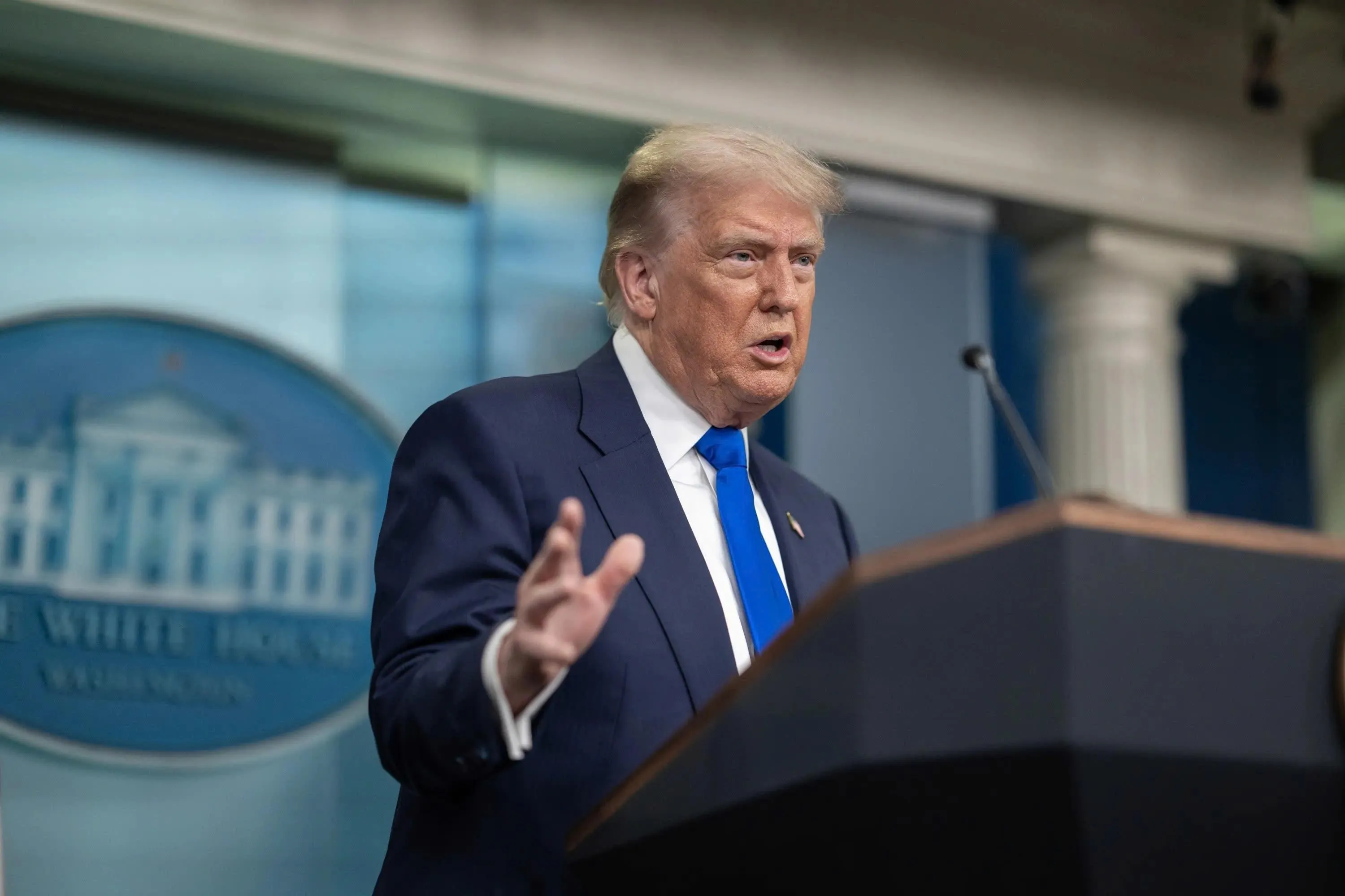 Tổng thống Donald Trump mắc chứng suy giảm tĩnh mạch mạn tính