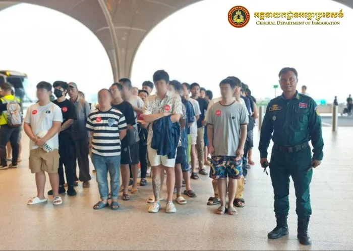 Campuchia trục xuất 776 c&ocirc;ng d&acirc;n Việt Nam li&ecirc;n quan lừa đảo trực tuyến