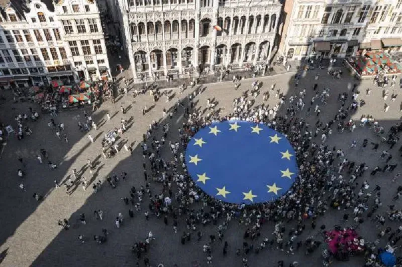 EU trừng phạt gần 1.600 cá nhân và doanh nghiệp Nga