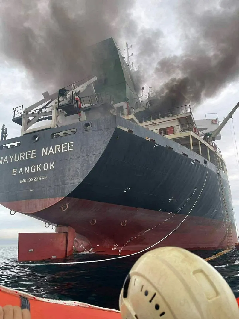 Iran n&ecirc;u điều kiện để t&agrave;u thuyền đi qua eo biển Hormuz 