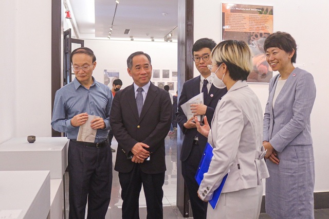 Khai mạc triển lãm gốm Nhật Yakishime - Dáng hình của đất năm 2023 Khai mạc triển lãm gốm Nhật Yakishime - Dáng hình của đất năm 2023