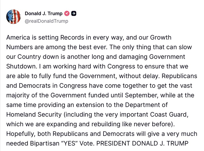 Ch&iacute;nh phủ Hoa Kỳ ch&iacute;nh thức đ&oacute;ng cửa trở lại