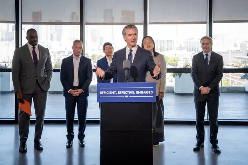 California: Thống đốc Gavin Newsom kêu gọi cấm các khu trại vô gia cư