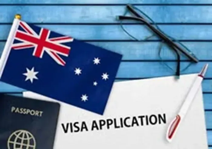 Nhiều người đang ở Australia phải rời nước n&agrave;y mới được xin visa mới ?