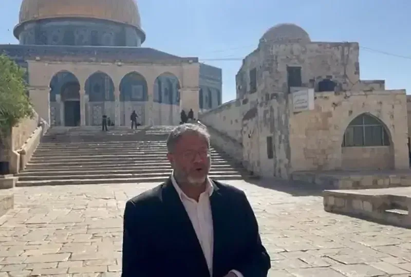 Bộ trưởng Israel gây tranh cãi khi cầu nguyện tại địa điểm chỉ dành cho người Hồi giáo