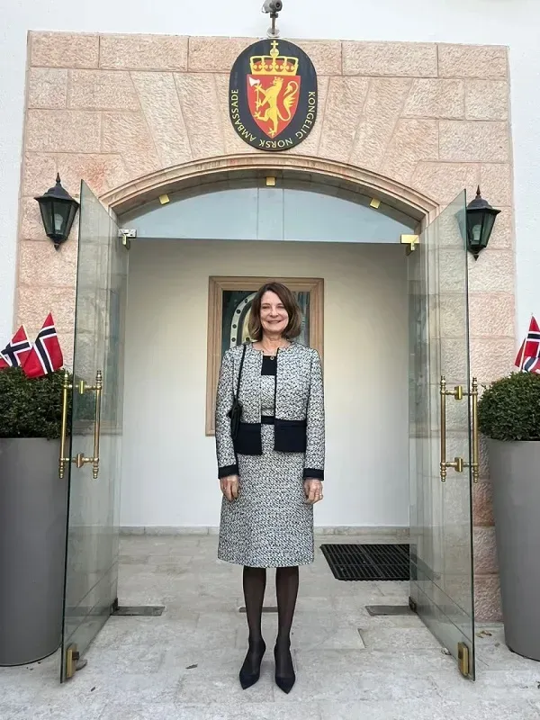 Đại sứ Na Uy từ chức v&igrave; c&aacute;o buộc li&ecirc;n hệ với Jeffrey Epstein