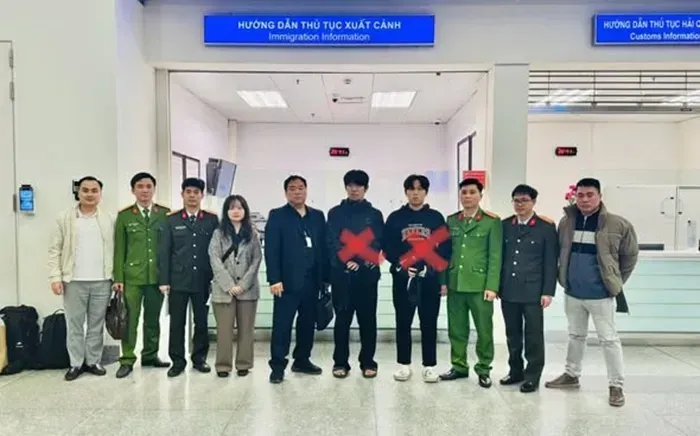 Việt Nam bắt giữ 2 đối tượng người H&agrave;n bị Interpol truy n&atilde; đỏ