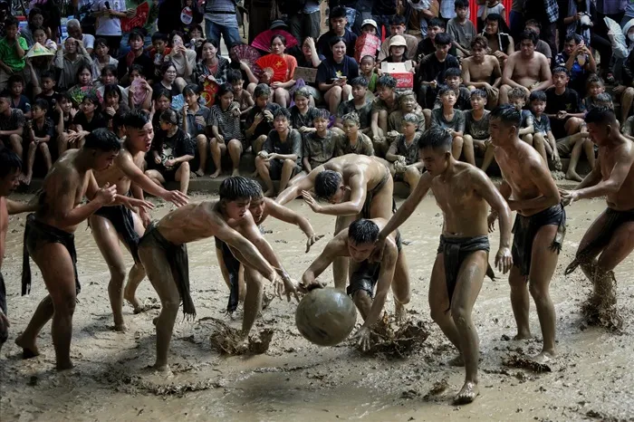 Độc đáo Lễ hội Vật cầu nước làng Vân ở Bắc Ninh