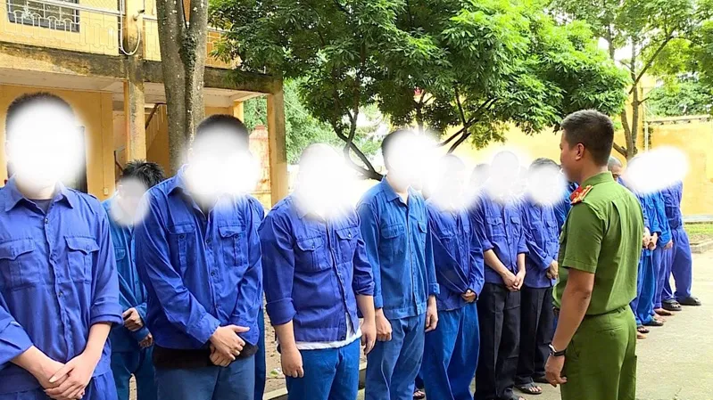 Việt Nam triệt phá đường dây phát lậu bóng đá, quảng cáo cá độ 