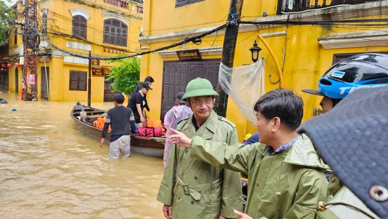mua-lu-bua-vay-nhieu-noi-o-hue-va-da-nang-3_11zon.webp Mưa lũ bủa vây nhiều nơi ở Huế và Đà Nẵng