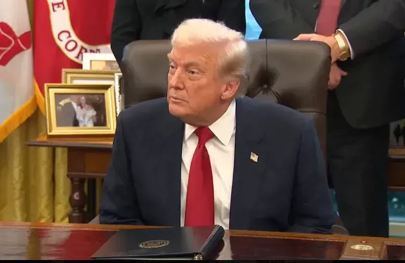 Trump yêu cầu xem xét lại vụ kiện quấy rối tình dục