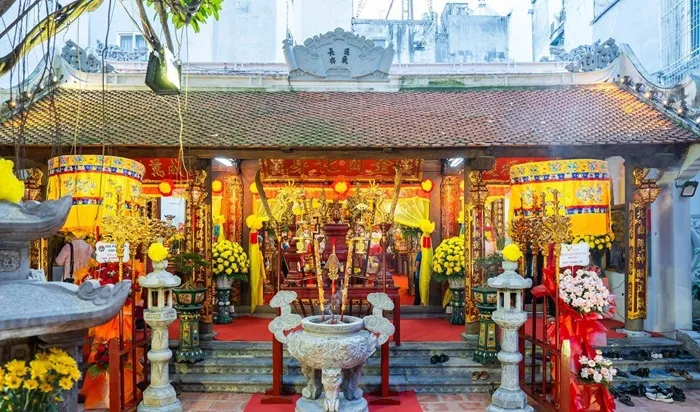 Đình Đông Thành và di sản thờ Đức Huyền Thiên Chân Vũ Đình Đông Thành và di sản thờ Đức Huyền Thiên Chân Vũ