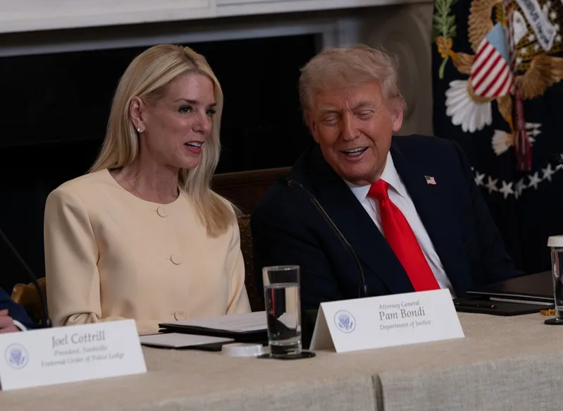 Bộ trưởng Tư ph&aacute;p Hoa Kỳ ch&iacute;nh thức bị c&aacute;ch chức 