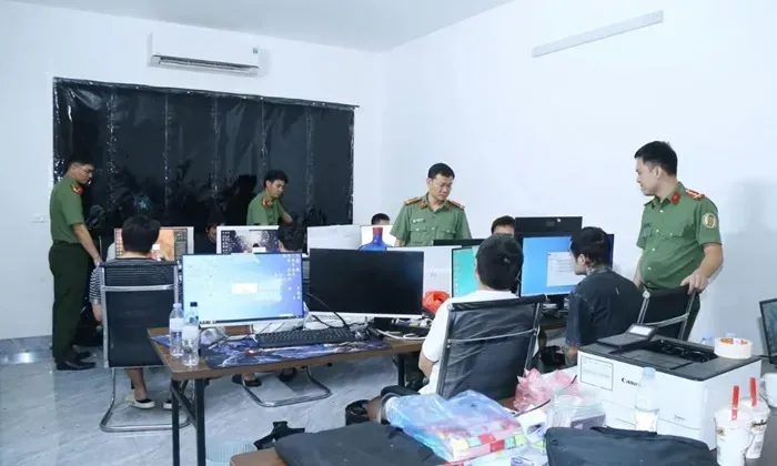 viet-nam-bat-nhom-trung-quoc-lua-cong-dan-phap-dau-tu-qua-mang-1.webp Việt Nam bắt nhóm Trung Quốc lừa công dân Pháp đầu tư qua mạng
