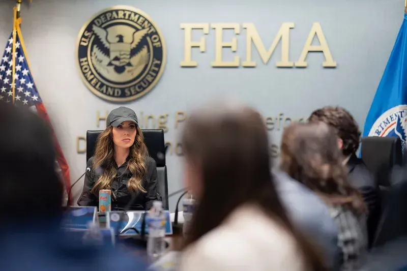 Trump bảo vệ DHS dưới làn sóng phản đối thực thi luật nhập cư Trump bảo vệ DHS dưới làn sóng phản đối thực thi luật nhập cư