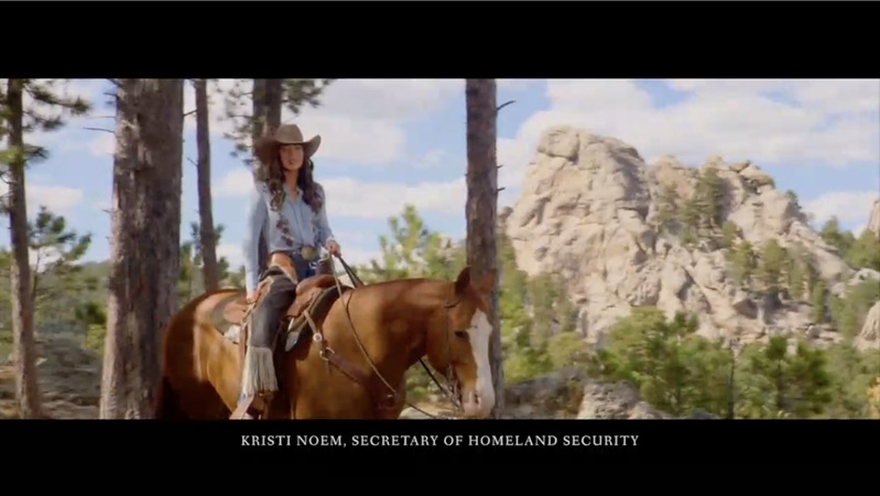 Bộ trưởng An ninh Nội địa bị sa thải sau loạt tranh c&atilde;i 