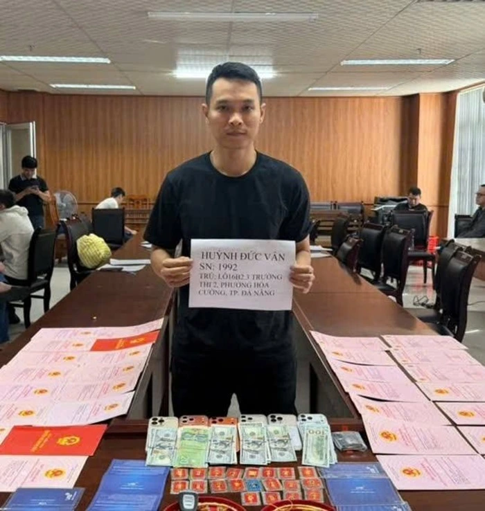 Triet-pha-duong-day-lua-dao-tien-ao-chiem-doat-2000-ty-dong-1.webp Triệt phá đường dây lừa đảo tiền ảo chiếm đoạt 2.000 tỷ đồng