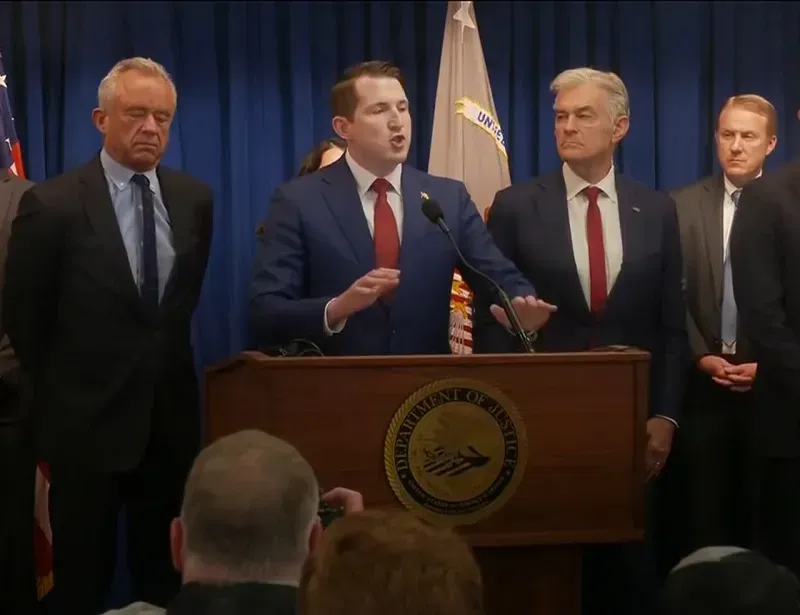 Minnesota: Lừa đảo 250 triệu USD thời COVID-19, kẻ cầm đầu l&atilde;nh &aacute;n 42 năm t&ugrave;