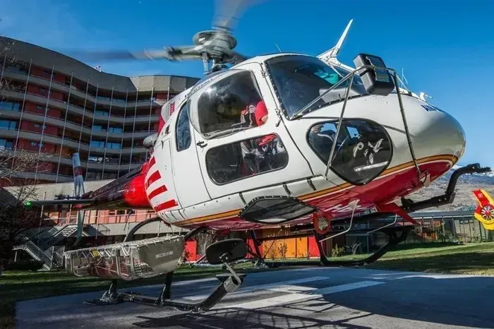 Thụy Sỹ hạ cờ rủ 5 ngày tưởng niệm nạn nhân vụ cháy Crans-Montana Thụy Sỹ hạ cờ rủ 5 ngày tưởng niệm nạn nhân vụ cháy Crans-Montana