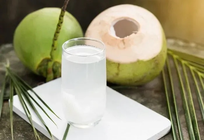 Nước dừa có lợi cho sức khỏe, những ai cần lưu ý khi uống? 
