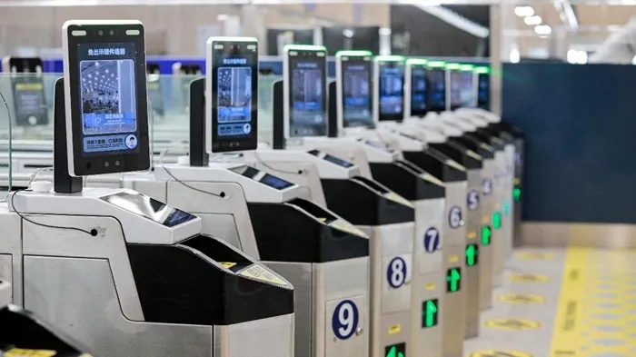 trung-quoc-sap-chuyen-sang-cap-giay-thong-hanh-bien-gioi-dang-dien-tu-1.webp Trung Quốc sắp chuyển sang cấp giấy thông hành biên giới dạng điện tử