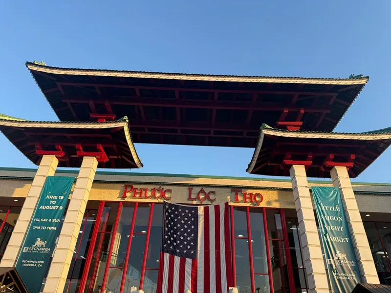 Chợ đêm Phước Lộc Thọ - Điểm hẹn mùa hè đậm sắc Việt giữa lòng California