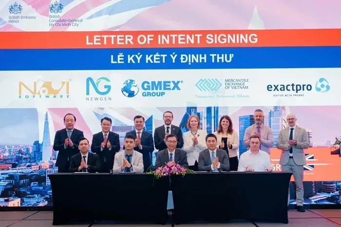 Việt Nam - Vương quốc Anh tăng cường hợp t&aacute;c ph&aacute;t triển thị trường t&agrave;i ch&iacute;nh