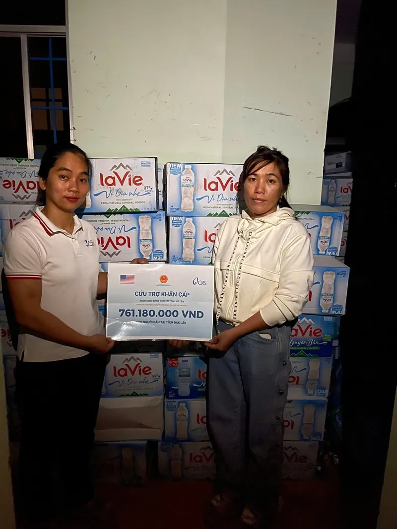 dai-su-knapper-diem-lai-dau-an-cua-quan-he-hoa-ky-viet-nam-4_11zon.webp Đại sứ Knapper điểm lại dấu ấn của quan hệ Hoa Kỳ - Việt Nam