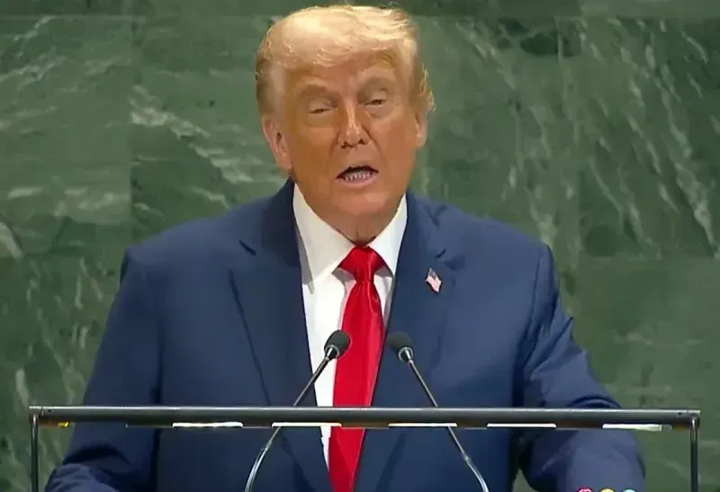 Ông Trump gây tranh cãi khi nói Nga kiệt quệ nguồn lực quân sự