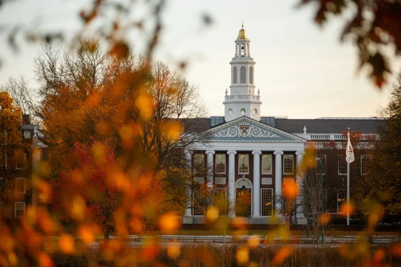 Chính quyền Trump cắt viện trợ hơn 2,7 triệu USD cho Harvard