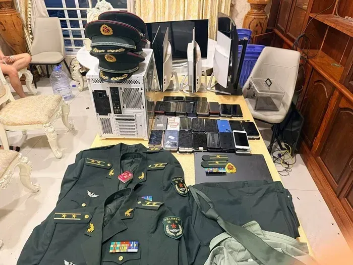 Campuchia bắt giữ 19 người Trung Quốc giả danh qu&acirc;n nh&acirc;n để lừa đảo