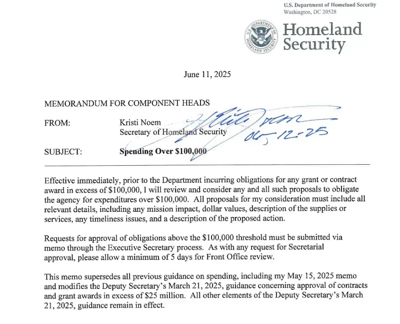 DHS hủy quy định kiểm duyệt hợp đồng tr&ecirc;n 100.000 USD