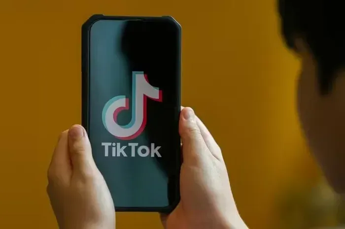 EU cảnh b&aacute;o phạt nặng TikTok v&igrave; &ldquo;thiết kế g&acirc;y nghiện&rdquo;