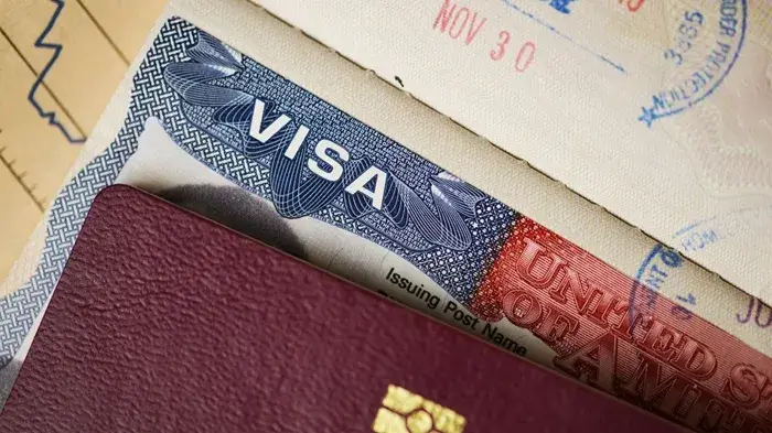 Tổng thống Trump khởi động lại chương trình đặt cọc khi xin visa B1/B2