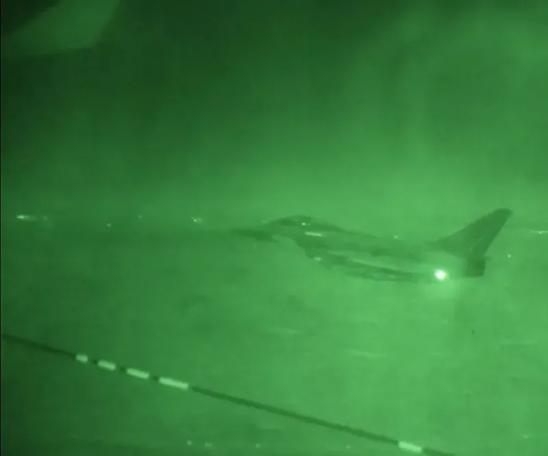 anh-va-phap-nem-bom-kho-vu-khi-nghi-thuoc-ve-is-o-syria-2.webp Anh và Pháp ném bom kho vũ khí nghi thuộc về IS ở Syria