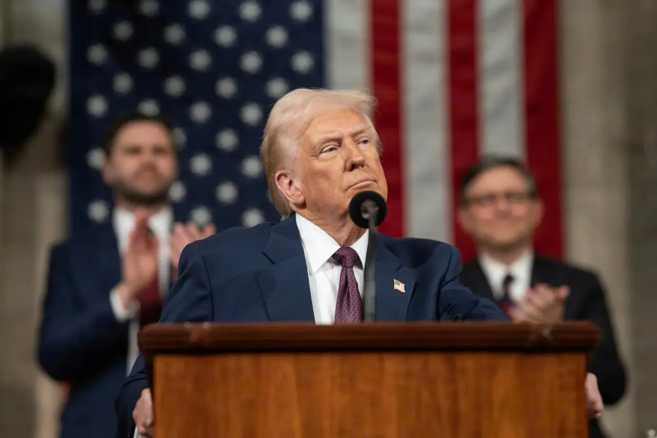 Tòa án tối cao cho phép Trump tiếp tục kế hoạch sa thải hàng loạt Tòa án tối cao cho phép Trump tiếp tục kế hoạch sa thải hàng loạt