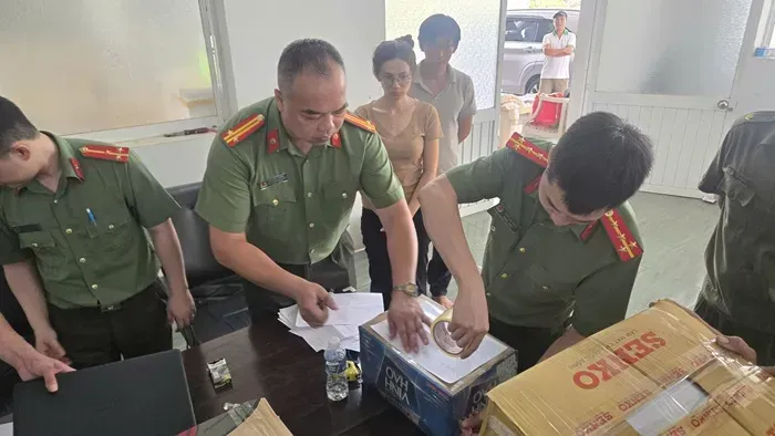 Việt Nam: Triệt ph&aacute; đường d&acirc;y vận chuyển tr&aacute;i ph&eacute;p h&agrave;ng chục tấn chất ph&oacute;ng xạ