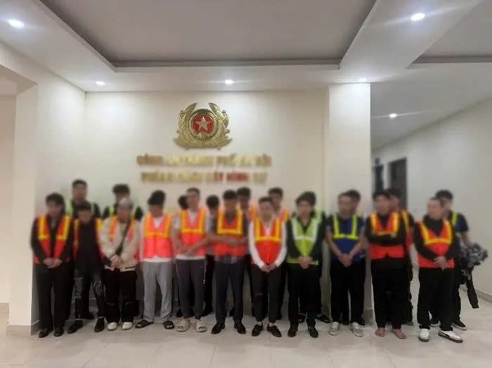 Khởi tố 26 đối tượng kinh doanh &ldquo;b&oacute;ng cười&rdquo;, nhiều sinh vi&ecirc;n bị xử l&yacute; 